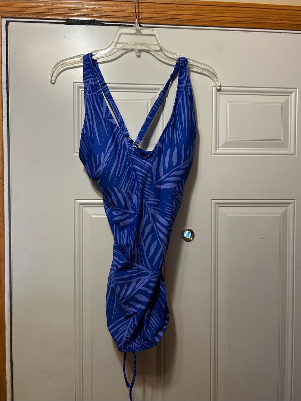 Sonnet Shores Blue Leaf-Print One-Piece‎ Swim Top 12